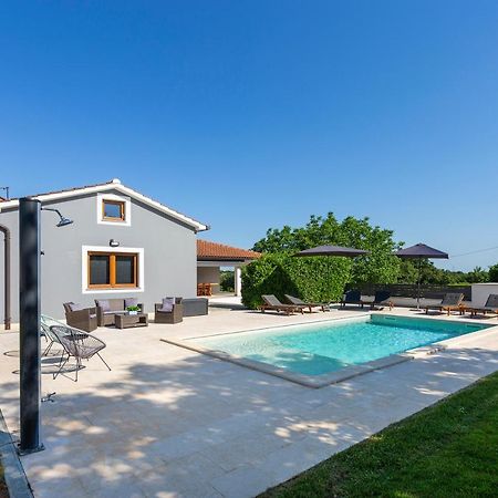 Villa Anavi Bicici Exteriör bild
