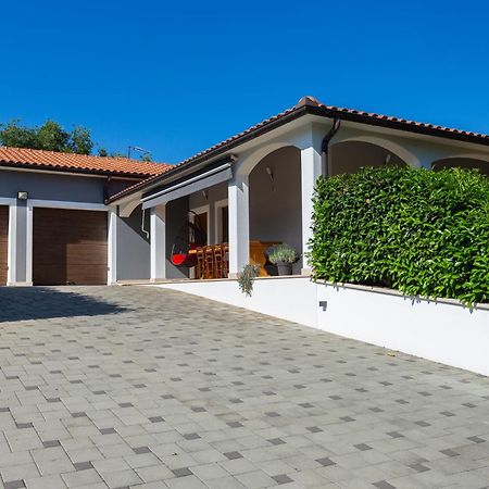Villa Anavi Bicici Exteriör bild