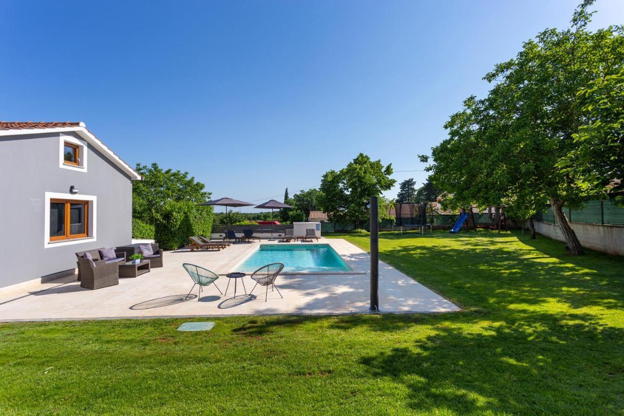 Villa Anavi Bicici Exteriör bild