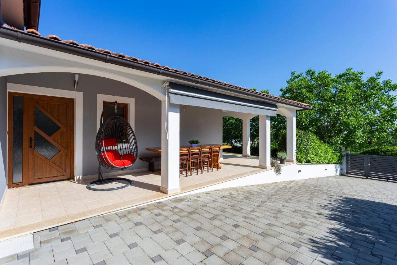 Villa Anavi Bicici Exteriör bild